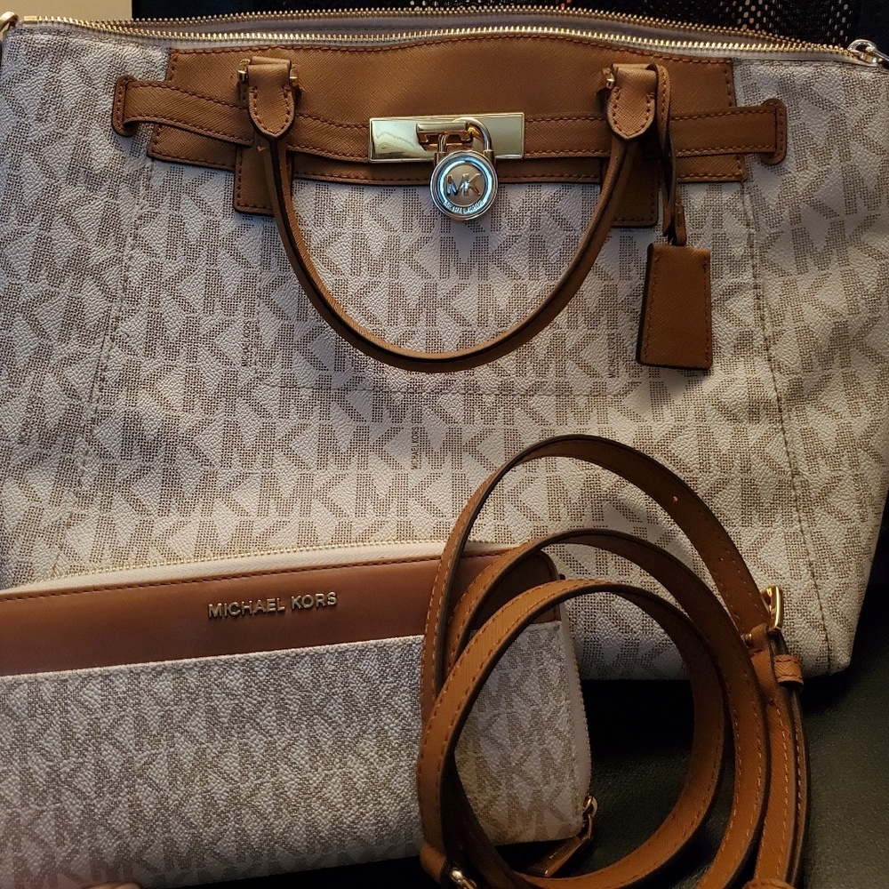 Authentic Michael kors purse and wallet